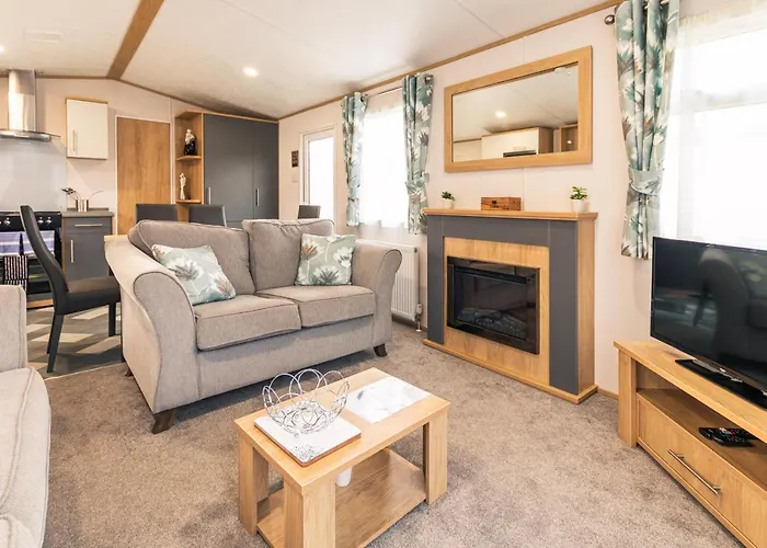 Yorkshire Lodge With Hot Tub