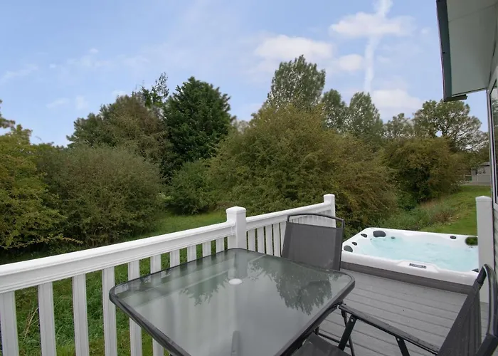Yorkshire Lodge With Hot Tub